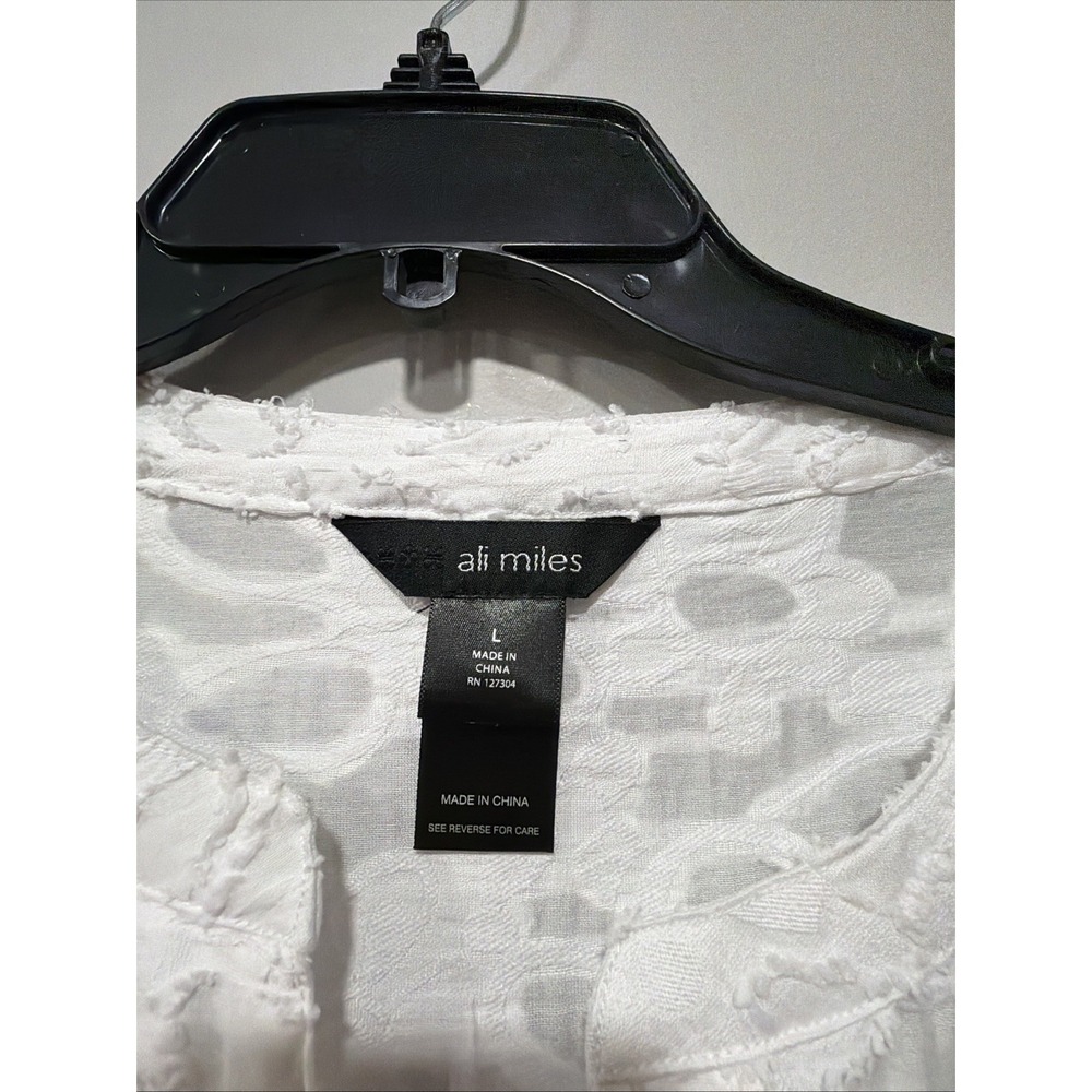 Ali Miles NWT L Women's White V Neck Textured Burnout Pattern Semi Sheer Top NWT - Picture 2 of 7